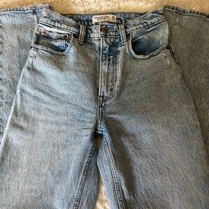Abercrombie 90s Ultra High Rise Straight Jeans